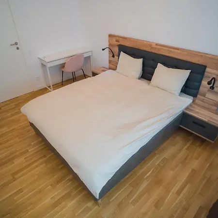 With View & Large Balcony Διαμέρισμα Βουκουρέστι