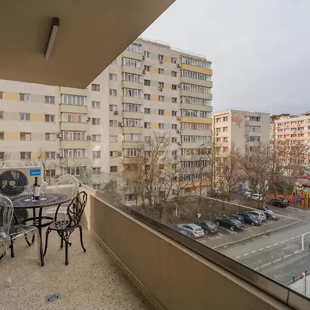 Appartement With View & Large Balcony