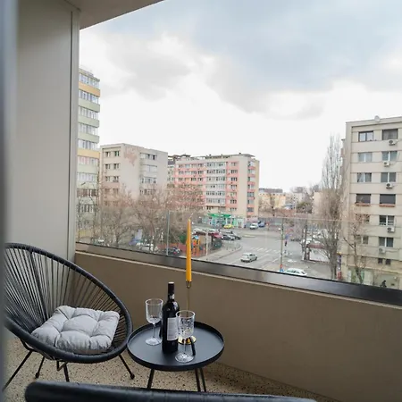 With View & Large Balcony Апартаменти