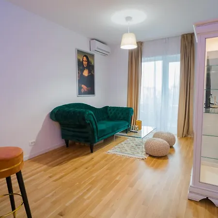 Appartement With View & Large Balcony *