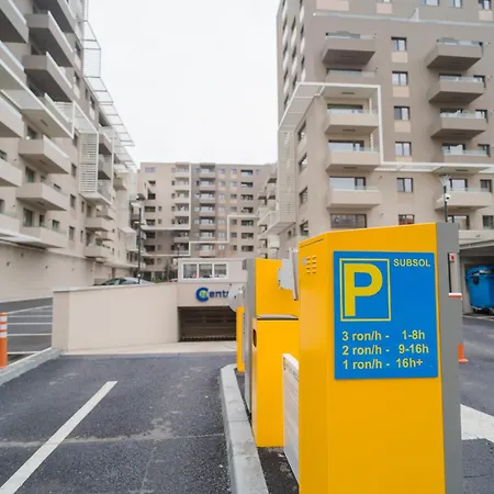 With View & Large Balcony Апартаменти Бухарест