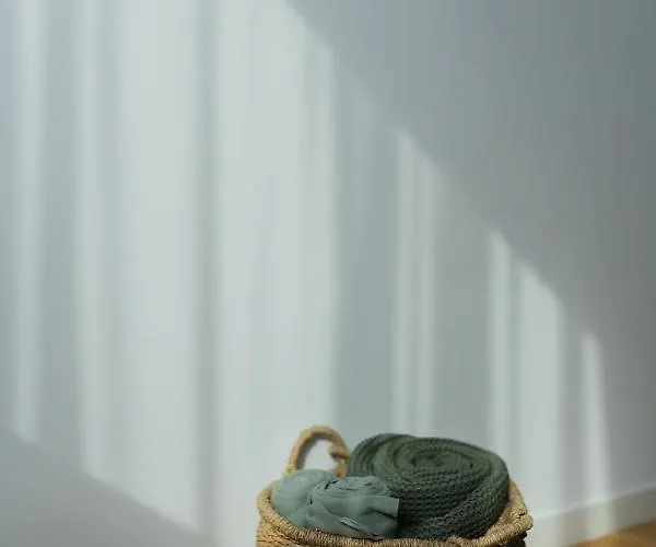 With View & Large Balcony Апартаменти Бухарест