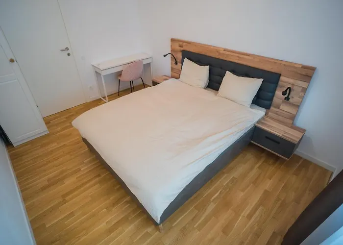 With View & Large Balcony Апартаменти Бухарест