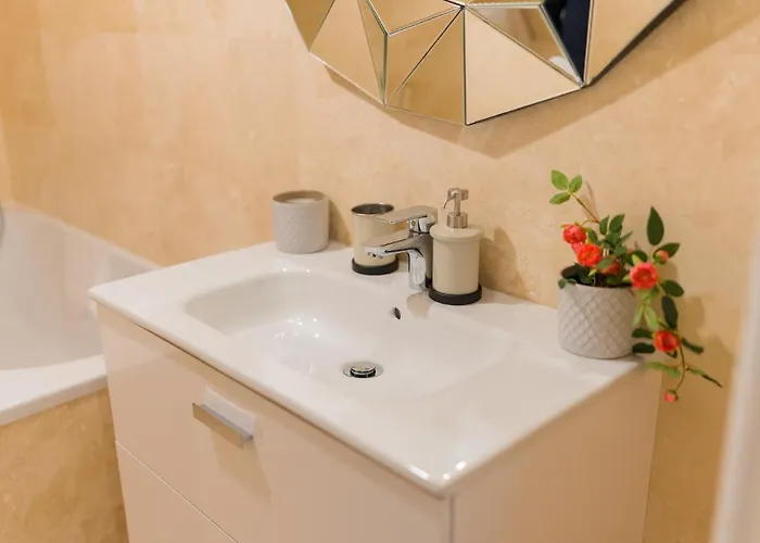 Апартаменти With View & Large Balcony Бухарест