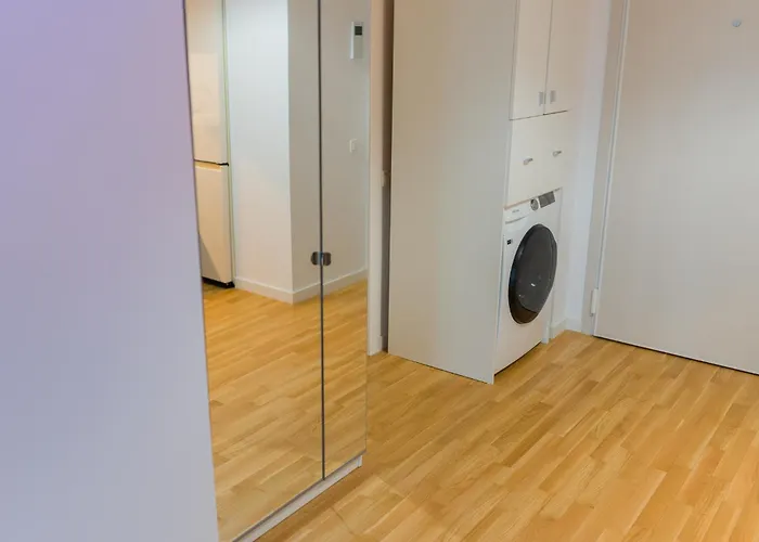 With View & Large Balcony Апартаменти Бухарест