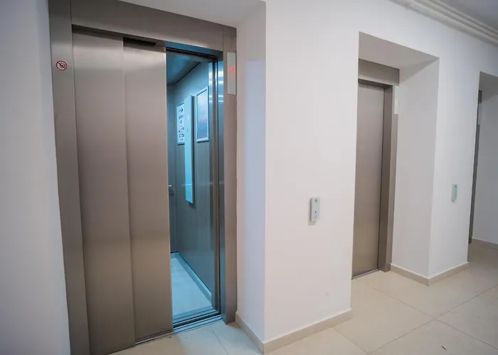 With View & Large Balcony بوخارست