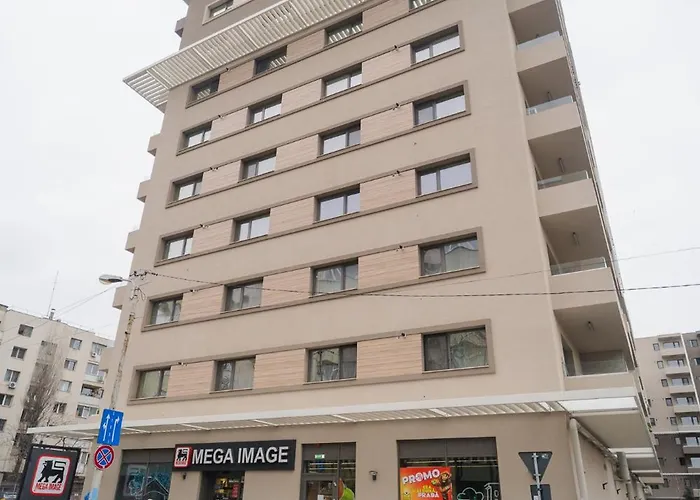 With View & Large Balcony Апартаменти *