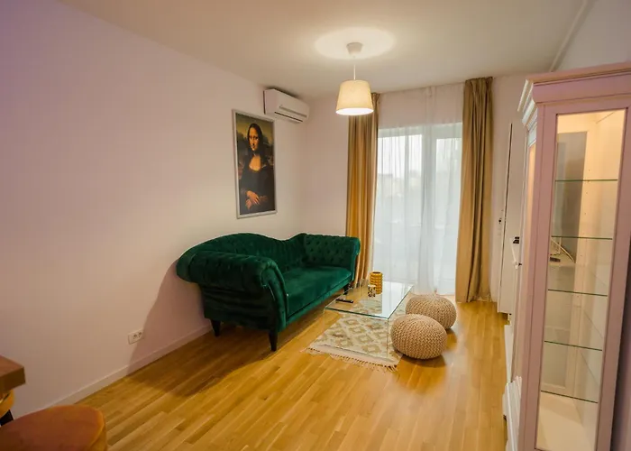 With View & Large Balcony * بوخارست