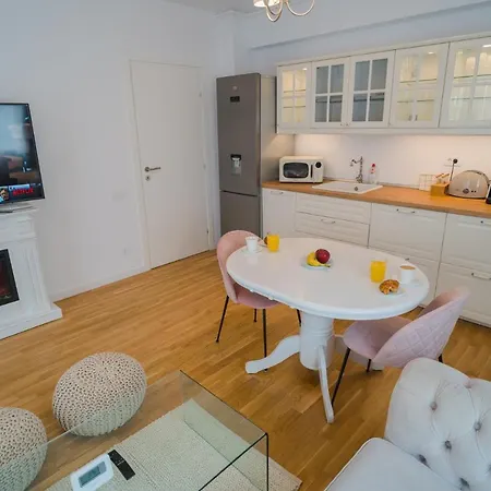 Lägenhet With View & Large Balcony *