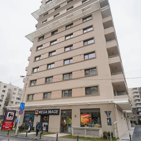 With View & Large Balcony Lägenhet *