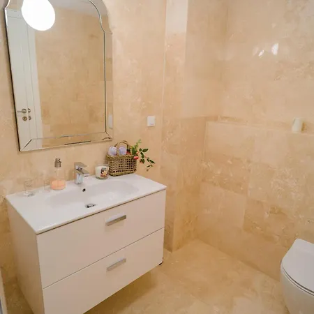 With View & Large Balcony Bukarest